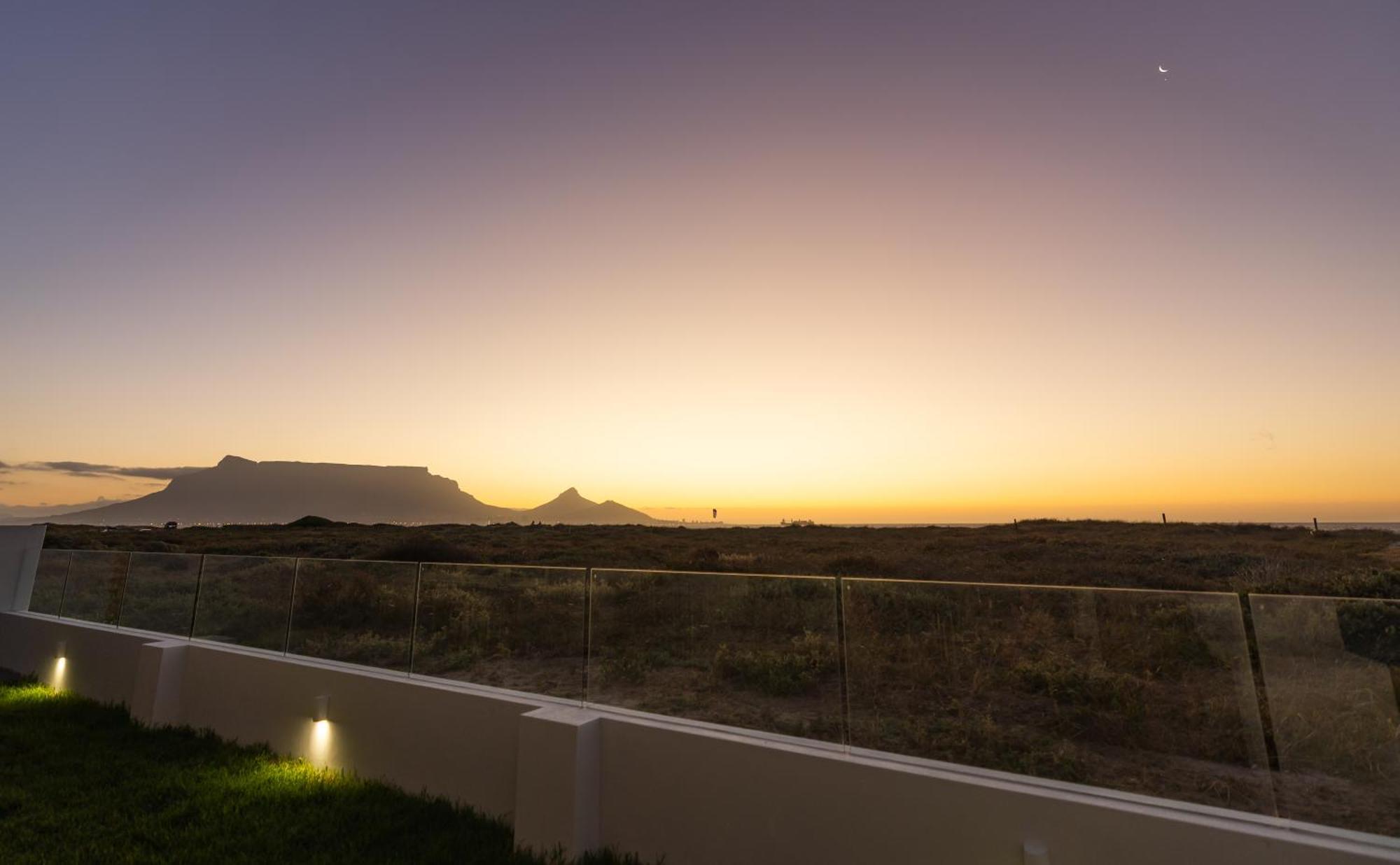 Ocean 9 - Sunset Beachfront Residency Le Cap Extérieur photo
