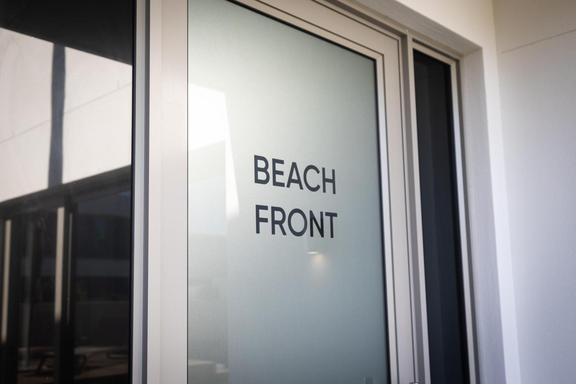 Ocean 9 - Sunset Beachfront Residency Le Cap Extérieur photo